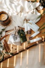 Load image into Gallery viewer, Festive Bath Salts